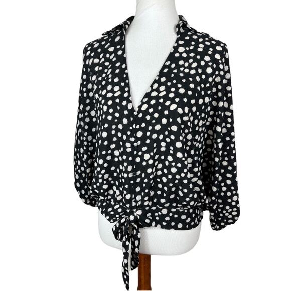 Artistic Works By Lu Black and White Dot Tie Front Blouse Size Large - Picture 1 of 7